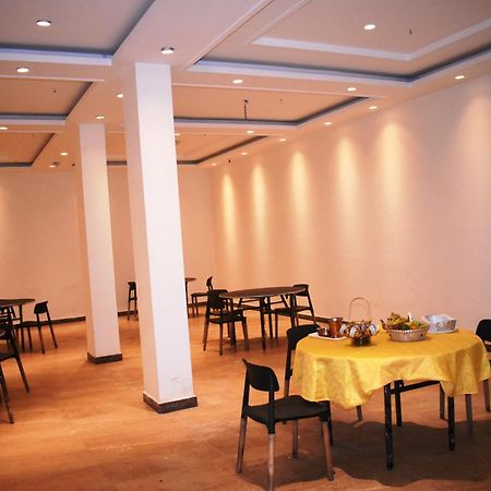 Lemonwood Suites By F9 Hotels - Trivoli Garden Chhatarpur New Delhi Exteriör bild