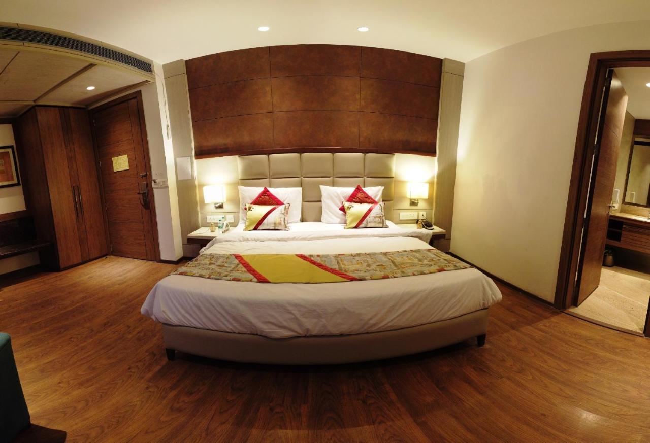 Lemonwood Suites By F9 Hotels - Trivoli Garden Chhatarpur New Delhi Exteriör bild