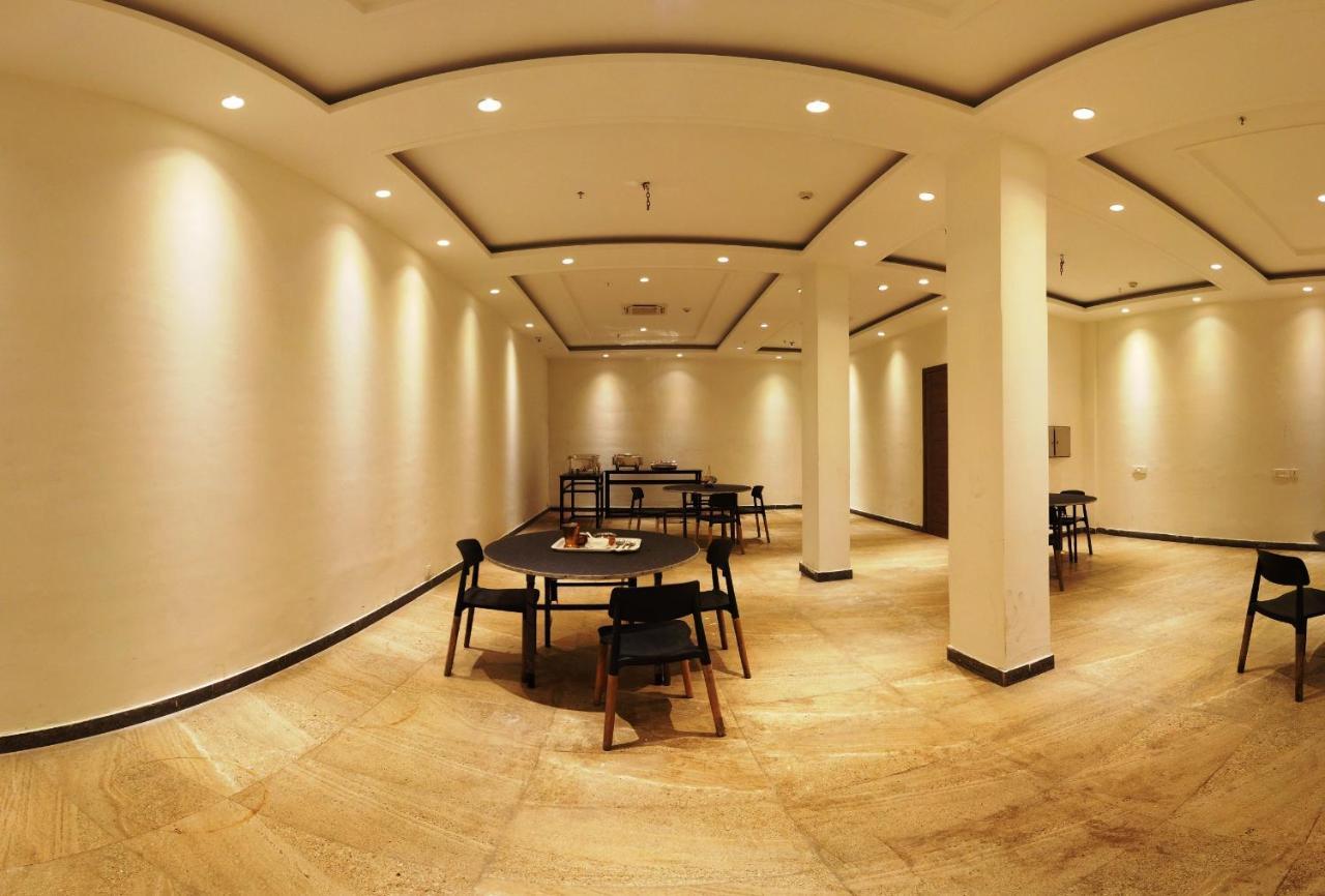 Lemonwood Suites By F9 Hotels - Trivoli Garden Chhatarpur New Delhi Exteriör bild
