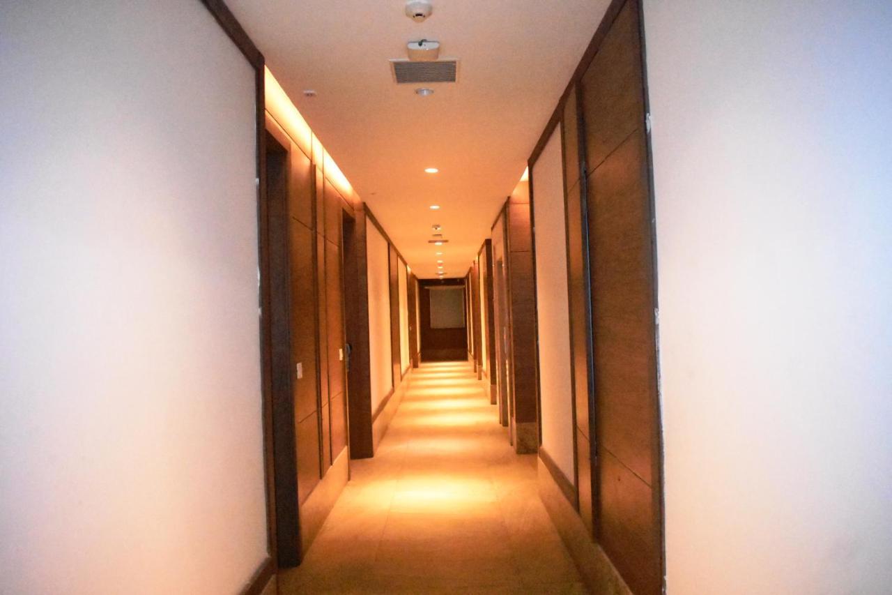 Lemonwood Suites By F9 Hotels - Trivoli Garden Chhatarpur New Delhi Exteriör bild