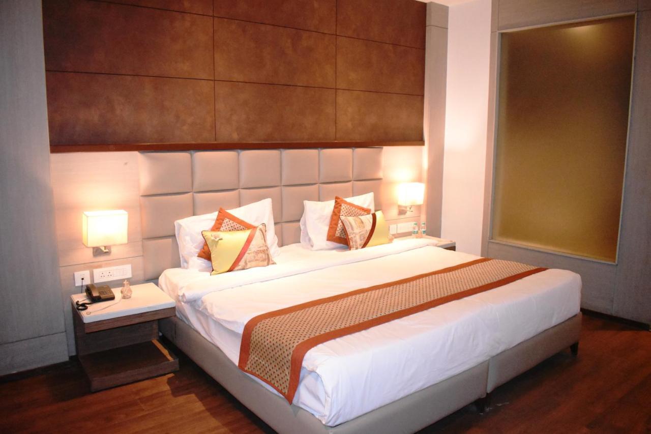 Lemonwood Suites By F9 Hotels - Trivoli Garden Chhatarpur New Delhi Exteriör bild