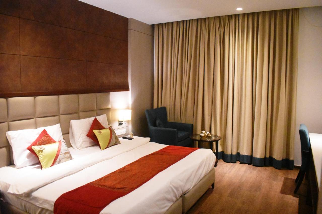 Lemonwood Suites By F9 Hotels - Trivoli Garden Chhatarpur New Delhi Exteriör bild