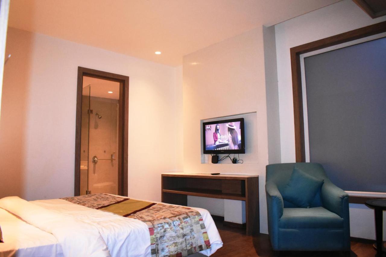 Lemonwood Suites By F9 Hotels - Trivoli Garden Chhatarpur New Delhi Exteriör bild