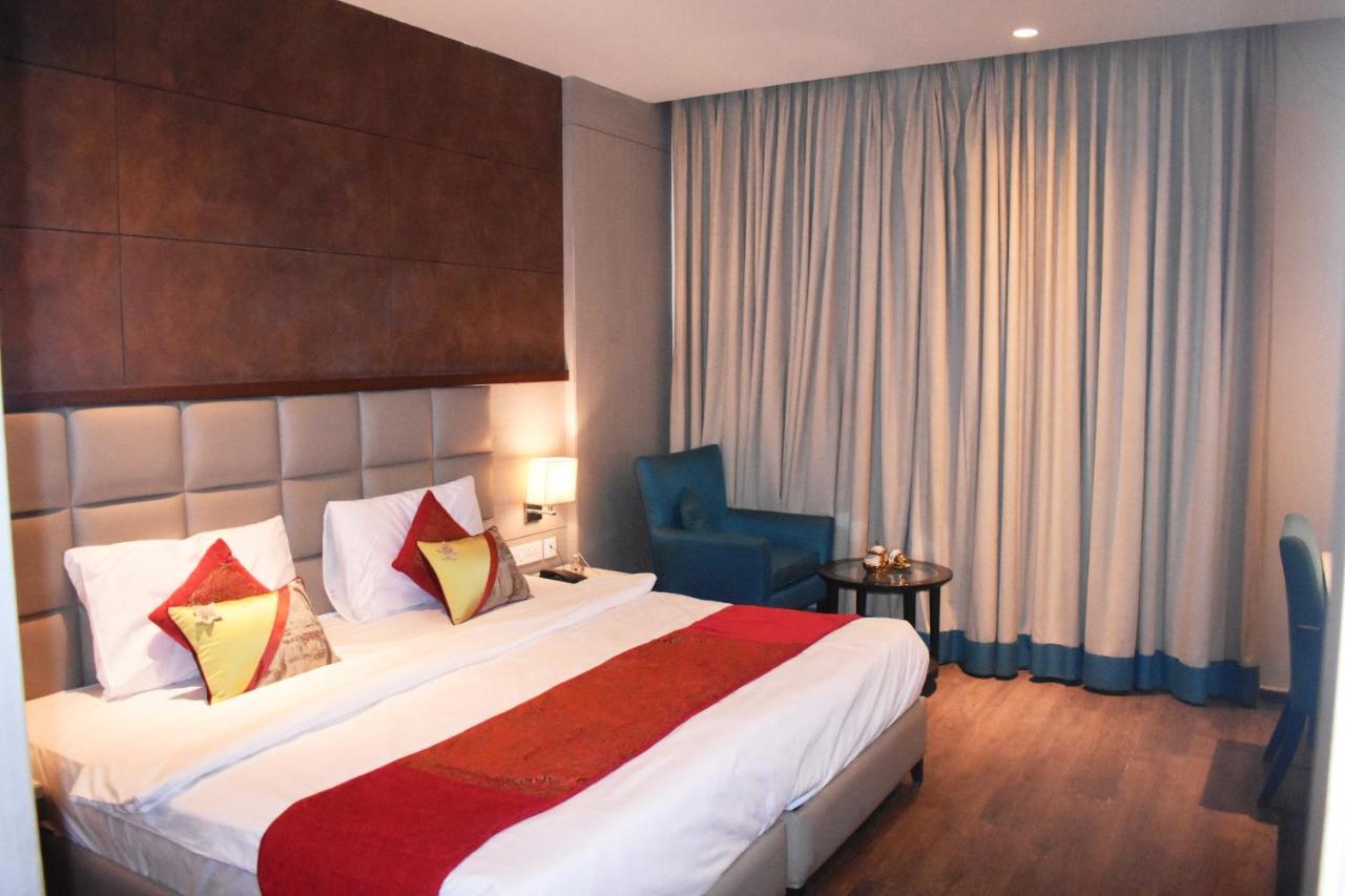 Lemonwood Suites By F9 Hotels - Trivoli Garden Chhatarpur New Delhi Exteriör bild
