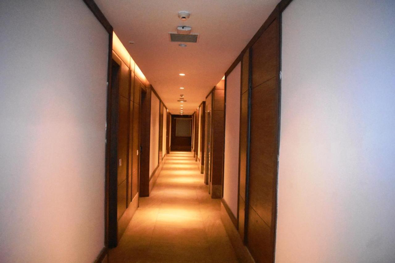 Lemonwood Suites By F9 Hotels - Trivoli Garden Chhatarpur New Delhi Exteriör bild