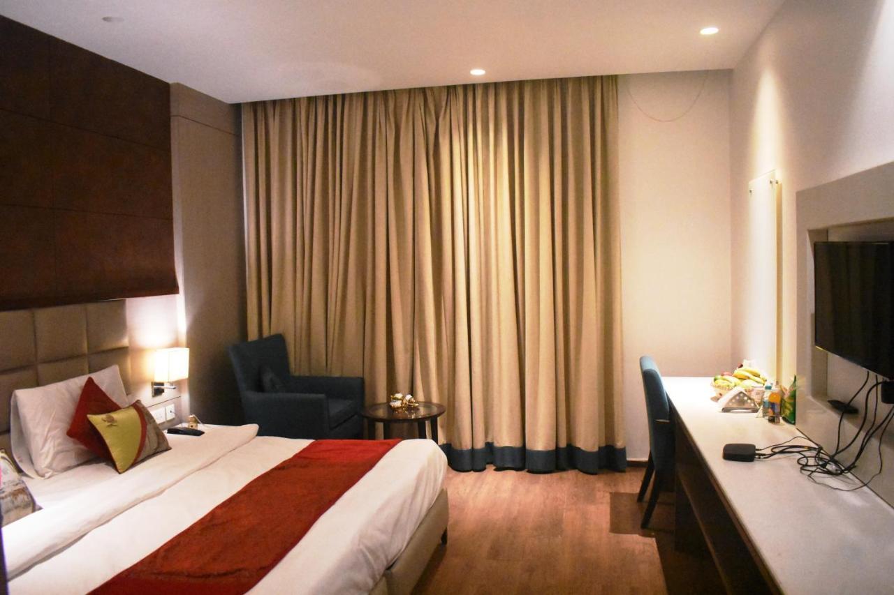 Lemonwood Suites By F9 Hotels - Trivoli Garden Chhatarpur New Delhi Exteriör bild