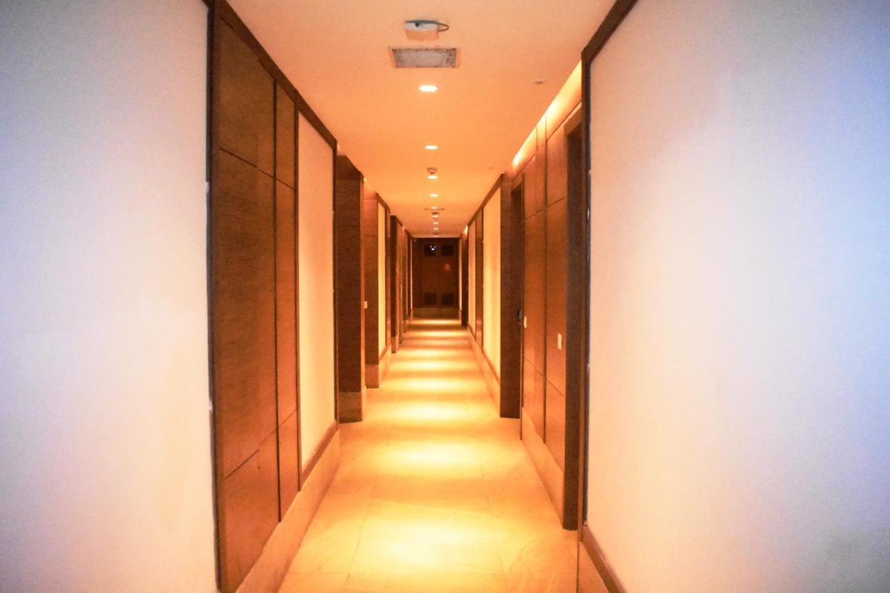 Lemonwood Suites By F9 Hotels - Trivoli Garden Chhatarpur New Delhi Exteriör bild