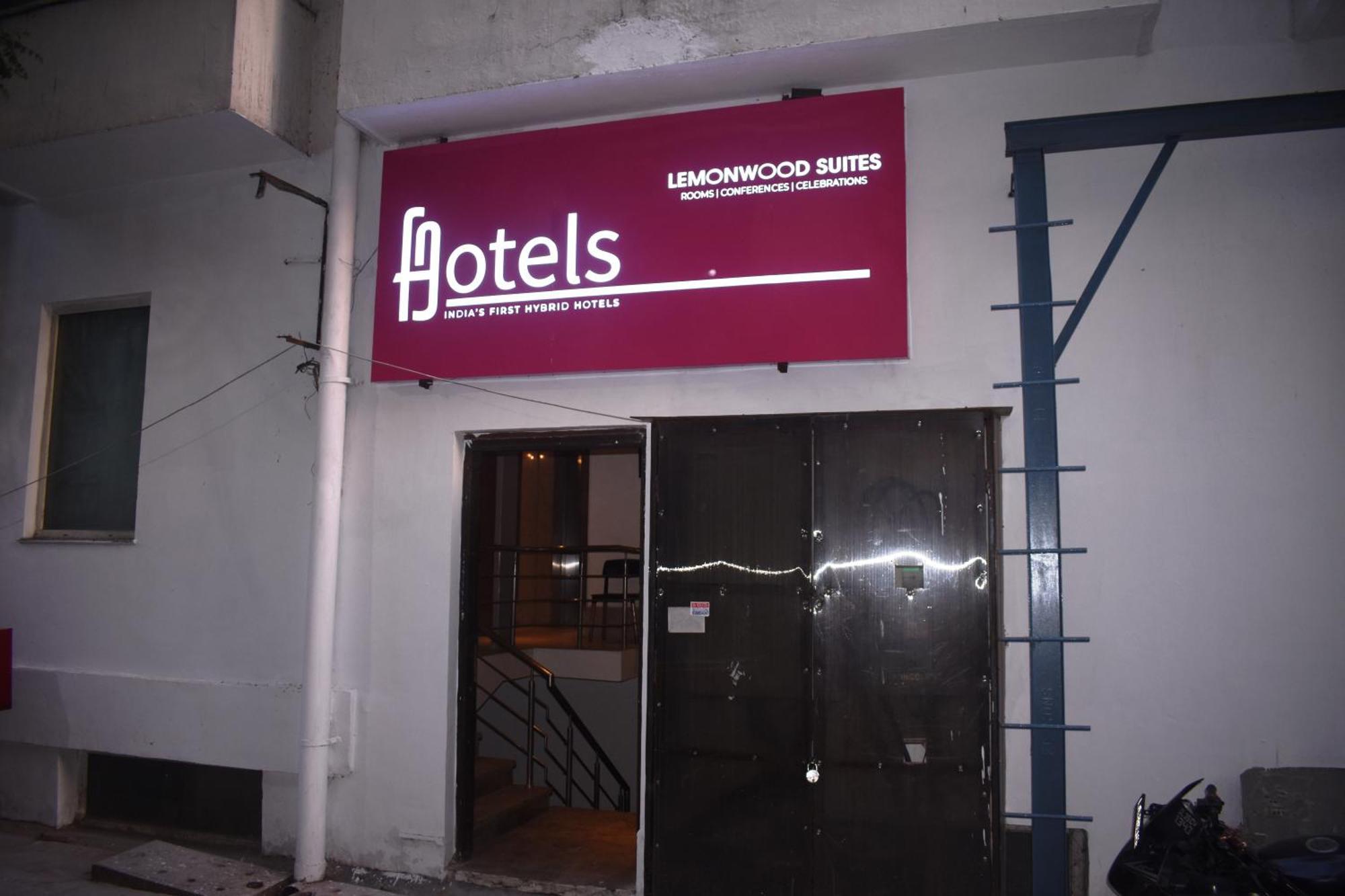 Lemonwood Suites By F9 Hotels - Trivoli Garden Chhatarpur New Delhi Exteriör bild