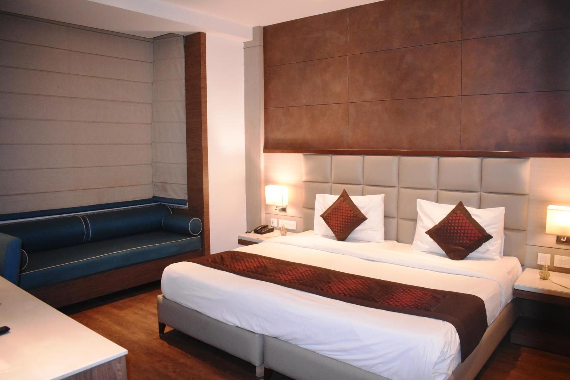 Lemonwood Suites By F9 Hotels - Trivoli Garden Chhatarpur New Delhi Exteriör bild